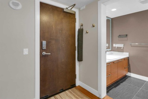 251-222 Riverfront Avenue Sw, Calgary, AB - Indoor