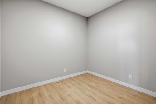 139 Belvedere Crescent Se, Calgary, AB - Indoor Photo Showing Other Room