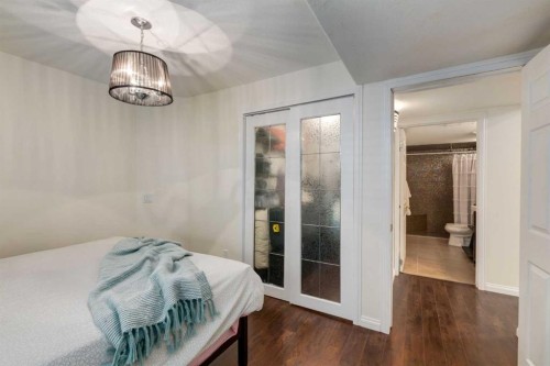 168 West Creek Pond, Chestermere, AB - Indoor Photo Showing Bedroom