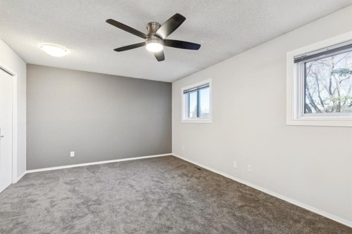 172 Riverglen Park Se, Calgary, AB - Indoor Photo Showing Other Room