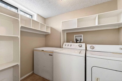 3-6100 4 Avenue Ne, Calgary, AB - Indoor Photo Showing Laundry Room