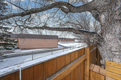 3-6100 4 Avenue Ne, Calgary, AB - Outdoor