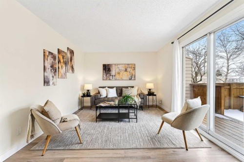 3-6100 4 Avenue Ne, Calgary, AB - Indoor Photo Showing Other Room