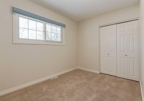 367 Acadia Drive Se, Calgary, AB - Indoor Photo Showing Other Room