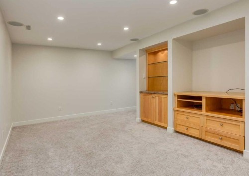 367 Acadia Drive Se, Calgary, AB - Indoor