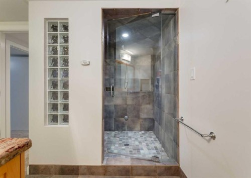 367 Acadia Drive Se, Calgary, AB - Indoor Photo Showing Bathroom