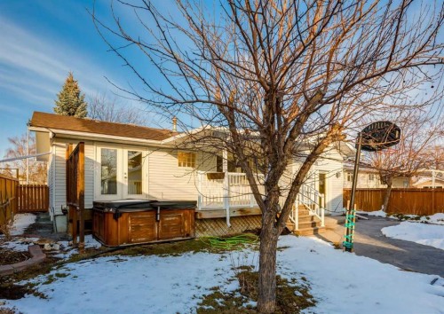 367 Acadia Drive Se, Calgary, AB - Outdoor