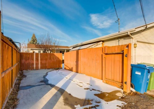 367 Acadia Drive Se, Calgary, AB - Outdoor