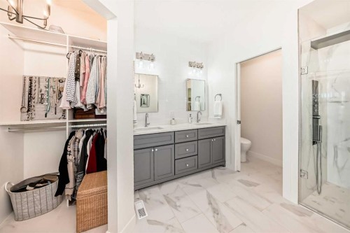 44 Eagleview Heights, Cochrane, AB - Indoor Photo Showing Bathroom