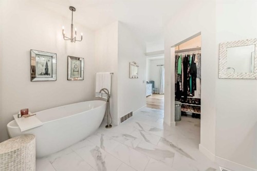 44 Eagleview Heights, Cochrane, AB - Indoor Photo Showing Bathroom