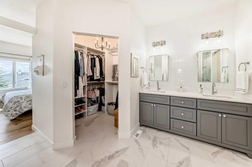 44 Eagleview Heights, Cochrane, AB - Indoor Photo Showing Bathroom