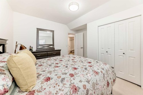 44 Eagleview Heights, Cochrane, AB - Indoor Photo Showing Bedroom