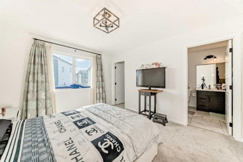 91 Walcrest Way Se, Calgary, AB - Indoor Photo Showing Bedroom