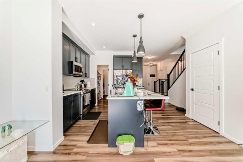 91 Walcrest Way Se, Calgary, AB - Indoor Photo Showing Kitchen
