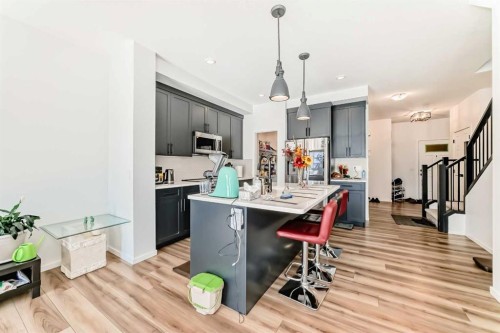 91 Walcrest Way Se, Calgary, AB - Indoor Photo Showing Other Room