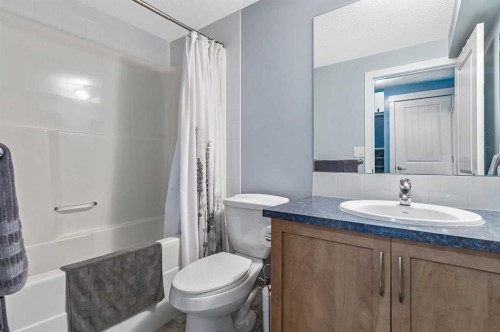 61 Drake Landing Loop, Okotoks, AB - Indoor Photo Showing Bathroom