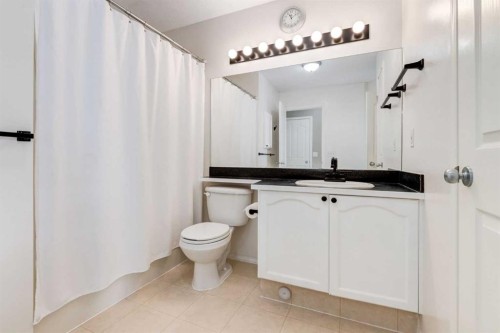 15770 Everstone Road Sw, Calgary, AB - Indoor Photo Showing Bathroom