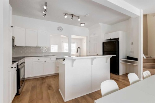 15770 Everstone Road Sw, Calgary, AB - Indoor Photo Showing Kitchen With Upgraded Kitchen