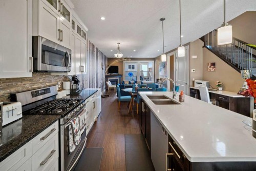 4410 17 Avenue Nw, Calgary, AB - Indoor Photo Showing Kitchen With Double Sink With Upgraded Kitchen