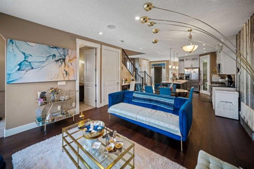 4410 17 Avenue Nw, Calgary, AB - Indoor