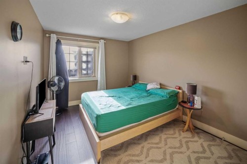 4410 17 Avenue Nw, Calgary, AB - Indoor Photo Showing Bedroom