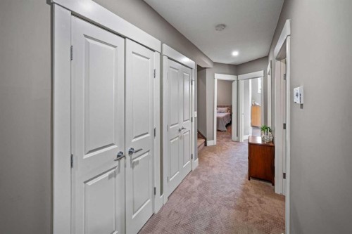 4410 17 Avenue Nw, Calgary, AB - Indoor Photo Showing Other Room