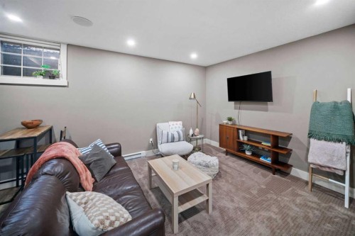 4410 17 Avenue Nw, Calgary, AB - Indoor