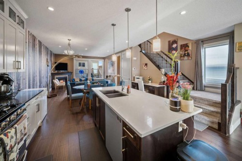 4410 17 Avenue Nw, Calgary, AB - Indoor Photo Showing Kitchen With Double Sink With Upgraded Kitchen