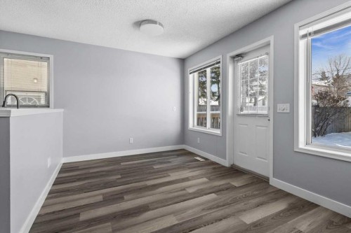 3103 39 Street Sw, Calgary, AB - Indoor Photo Showing Other Room