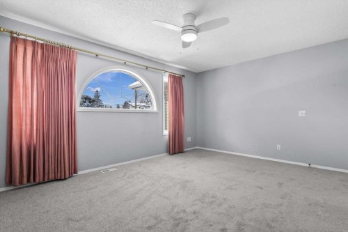 3103 39 Street Sw, Calgary, AB - Indoor Photo Showing Other Room