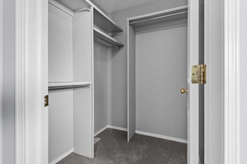 3103 39 Street Sw, Calgary, AB - Indoor