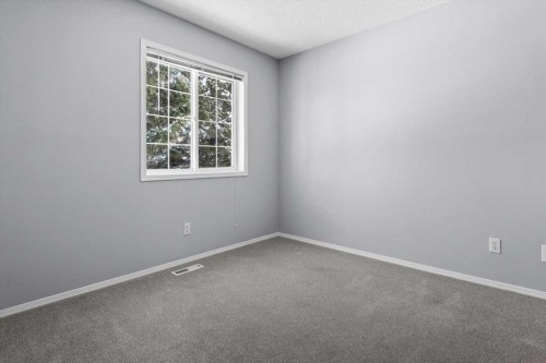 3103 39 Street Sw, Calgary, AB - Indoor Photo Showing Other Room