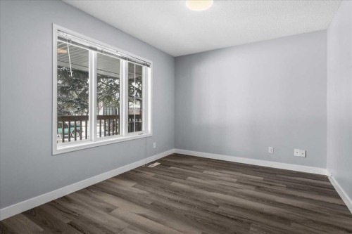 3103 39 Street Sw, Calgary, AB - Indoor Photo Showing Other Room