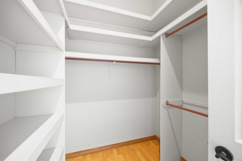 8 Edgevalley View Nw, Calgary, AB - Indoor With Storage