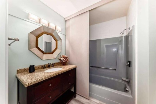 2002 Pump Hill Way Sw, Calgary, AB - Indoor Photo Showing Bathroom