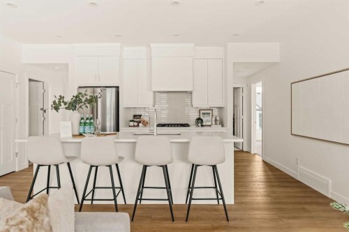 615 Sovereign Common Sw, Calgary, AB - Indoor Photo Showing Kitchen With Upgraded Kitchen