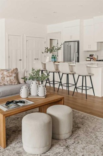 615 Sovereign Common Sw, Calgary, AB - Indoor