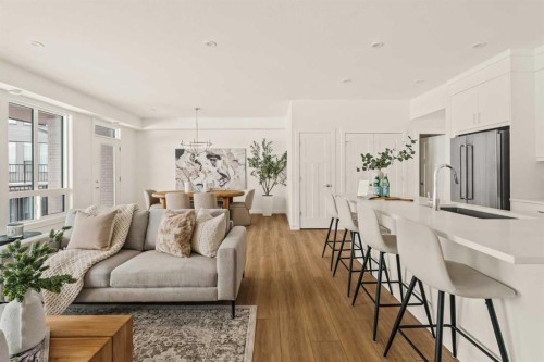 615 Sovereign Common Sw, Calgary, AB - Indoor Photo Showing Other Room