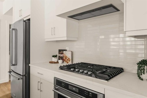 615 Sovereign Common Sw, Calgary, AB - Indoor Photo Showing Kitchen