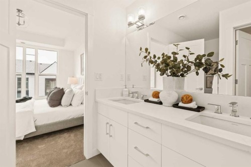 615 Sovereign Common Sw, Calgary, AB - Indoor Photo Showing Bathroom