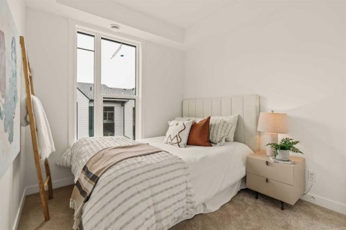 615 Sovereign Common Sw, Calgary, AB - Indoor Photo Showing Bedroom
