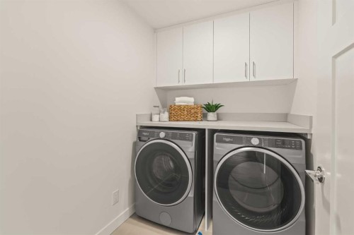 615 Sovereign Common Sw, Calgary, AB - Indoor Photo Showing Laundry Room
