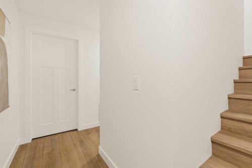 615 Sovereign Common Sw, Calgary, AB - Indoor Photo Showing Other Room