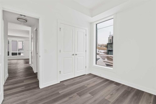 605 Sovereign Common Sw, Calgary, AB - Indoor Photo Showing Other Room
