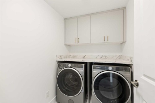 605 Sovereign Common Sw, Calgary, AB - Indoor Photo Showing Laundry Room