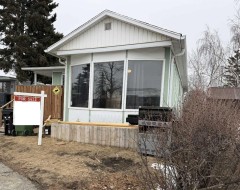 124-3223 83 Street NW Calgary, AB T3B 5N1