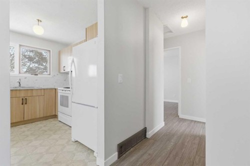 32 Fonda Mews Se, Calgary, AB - Indoor