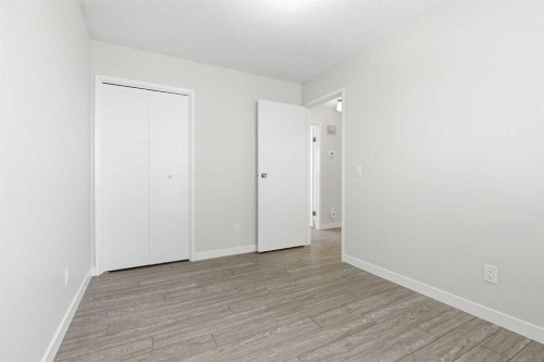 32 Fonda Mews Se, Calgary, AB - Indoor Photo Showing Other Room