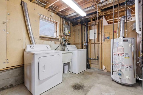 32 Fonda Mews Se, Calgary, AB - Indoor Photo Showing Laundry Room