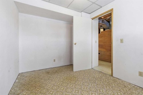 32 Fonda Mews Se, Calgary, AB - Indoor Photo Showing Other Room